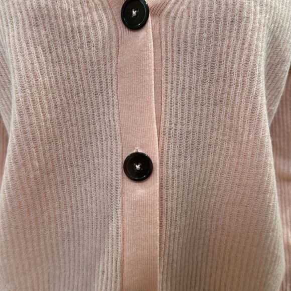 PURE COLLECTION RIBBED V-NECK CARDIGAN. PEACH SORBET - Picture 3 of 8